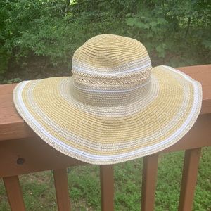 David and Young tan straw hat